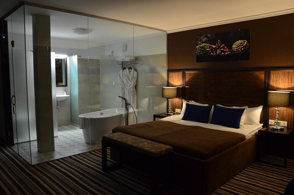Hotel Kharkov Zewnętrze zdjęcie